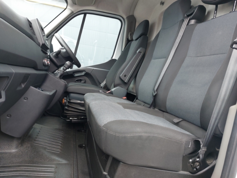 Renault Master Mm35dci 135 Business Medium Roof Van White #4
