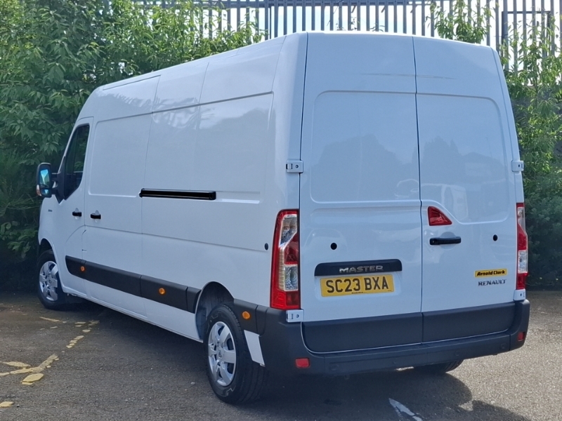 Renault Master Lm35 Blue Dci 135 Advance Medium Roof Van White #2