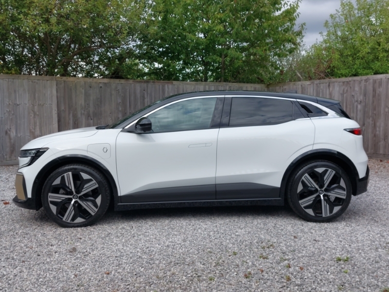 Renault Megane E-Tech Ev60 160Kw Iconic 60Kwh Optimum Charge White #4