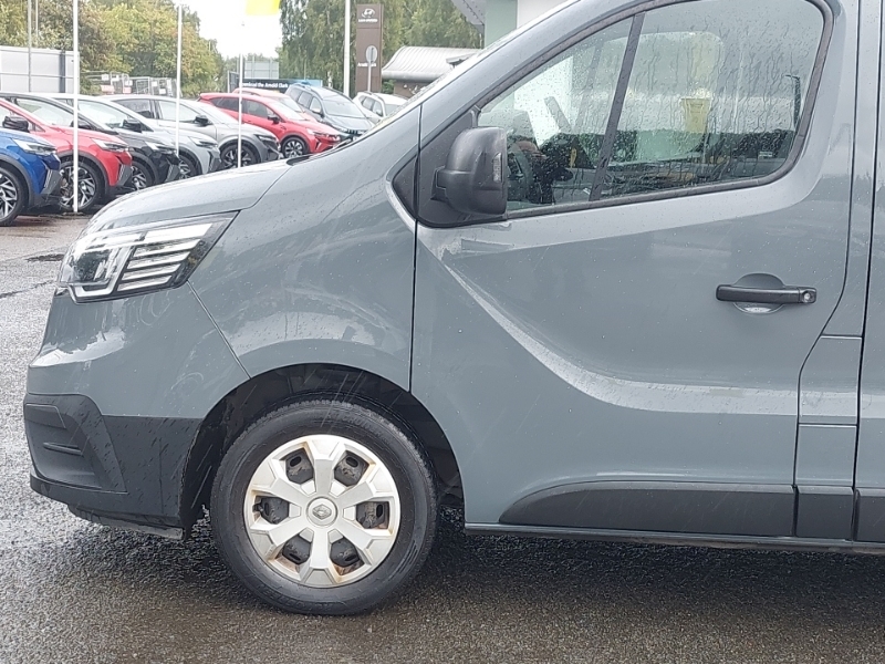 Renault Trafic 2L Start White #18