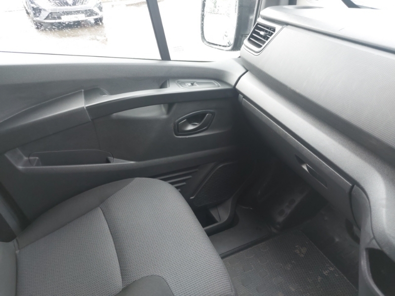 Renault Trafic 2L Start White #14