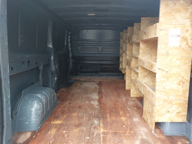 Renault Trafic 2L Start White #17