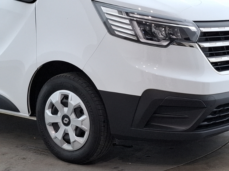 Renault Trafic Advance White #20