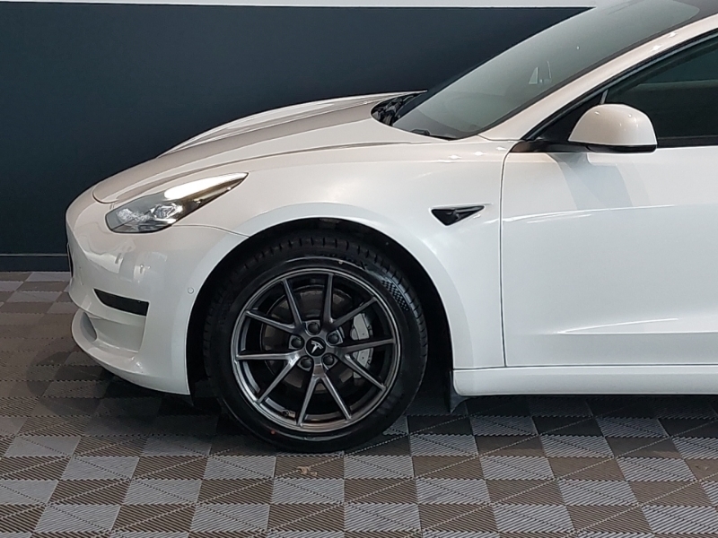 Tesla Model 3 Dual Motor Long Range Saloon White #19
