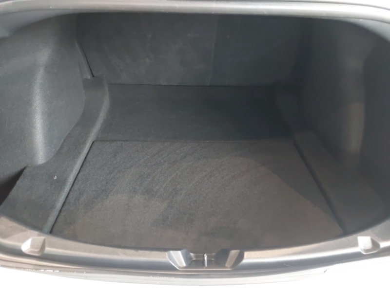 Tesla Model 3 Dual Motor Long Range Saloon White #18
