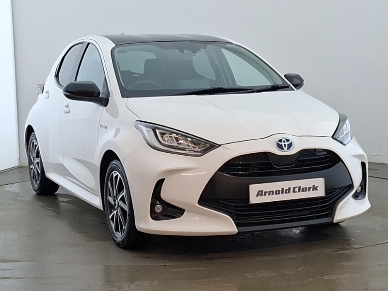 Toyota Yaris 1.5 Hybrid Design Cvt White