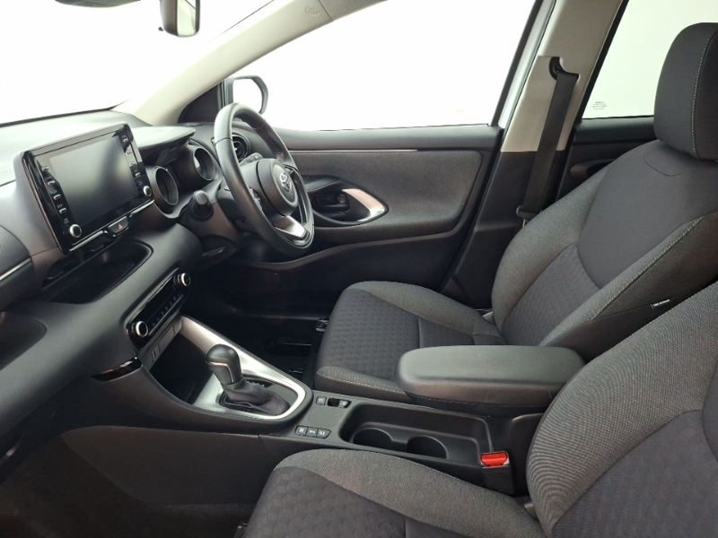 Toyota Yaris 1.5 Hybrid Design Cvt White #5