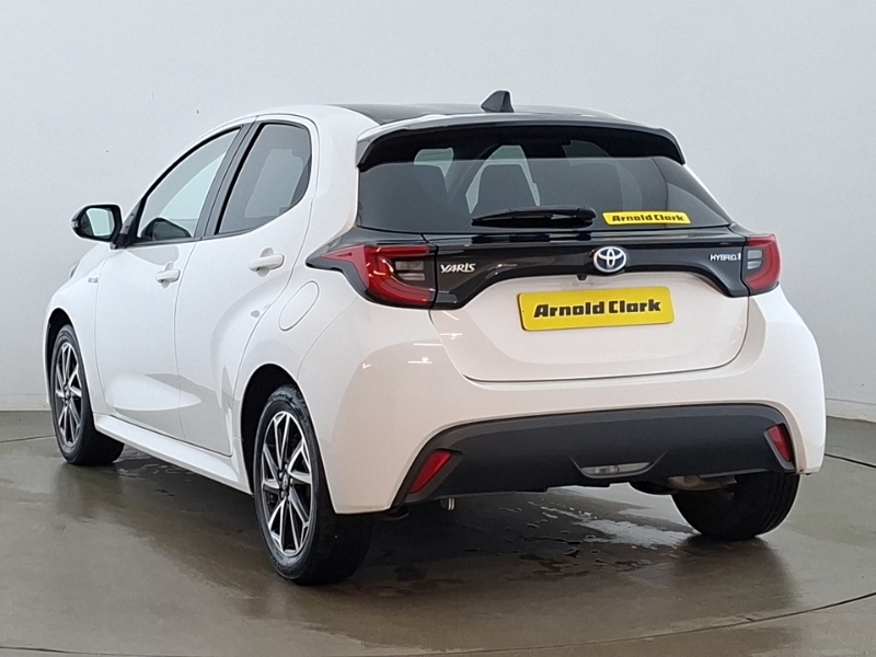 Toyota Yaris 1.5 Hybrid Design Cvt White #2