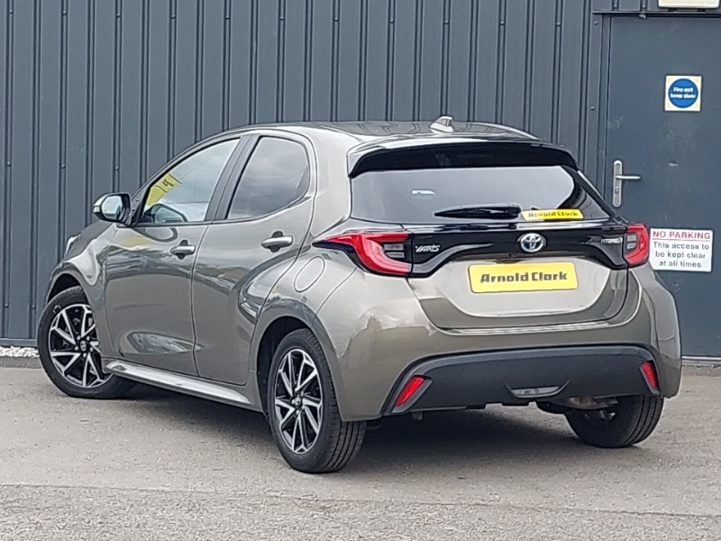 Toyota Yaris 1.5 Hybrid Design Cvt Brown #2