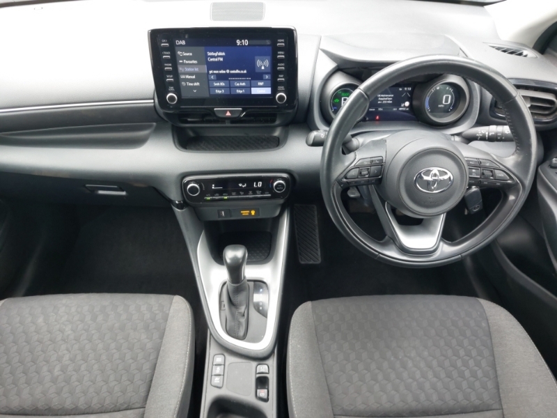 Toyota Yaris 1.5 Hybrid Design Cvt Brown #3
