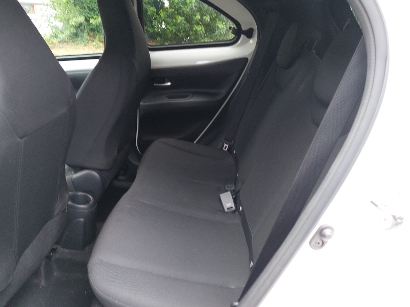 Toyota Aygo X 1.0 Vvt-i Pure White #6