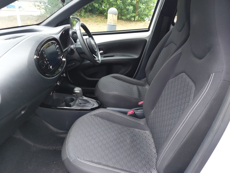 Toyota Aygo X 1.0 Vvt-i Pure White #5
