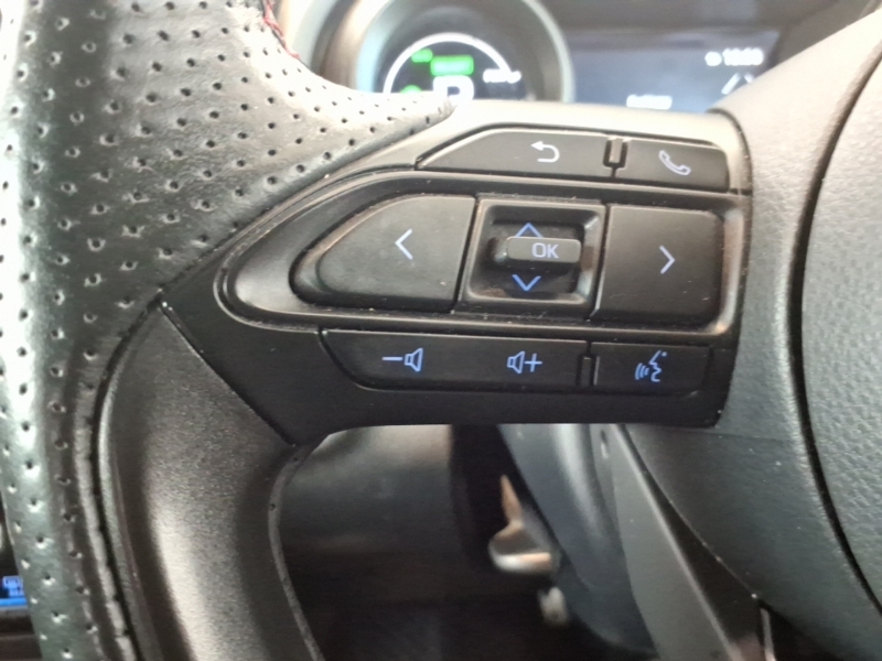 Toyota Yaris Excel Tech Pack White #13