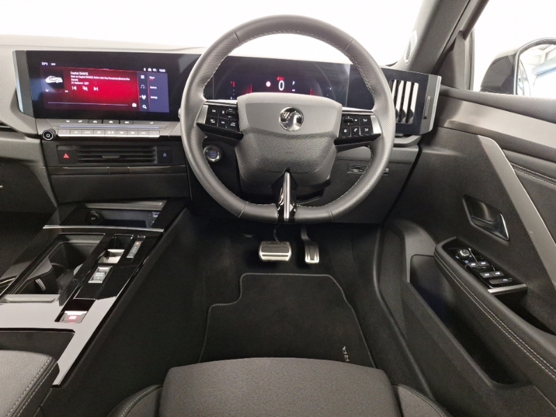 Vauxhall Astra Design White #8