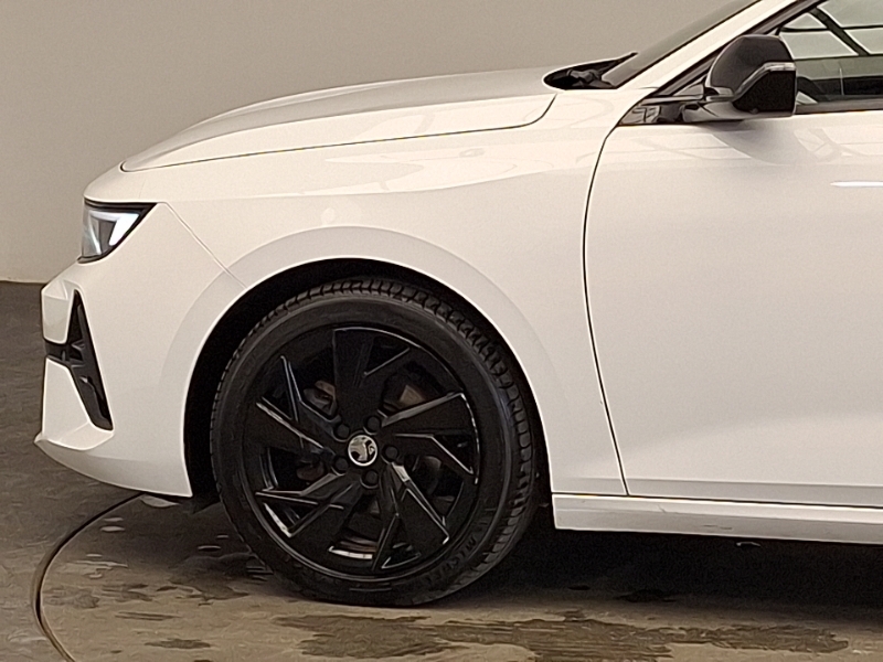 Vauxhall Astra Design White #19