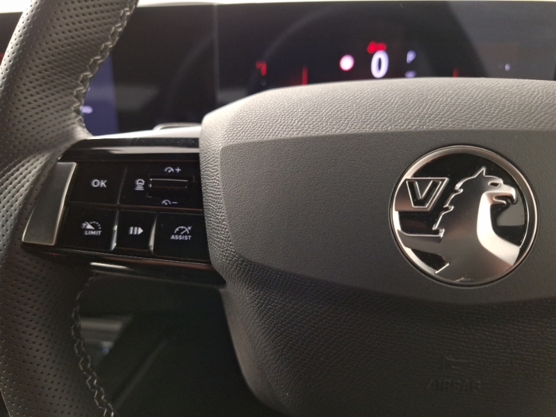 Vauxhall Astra Design White #12