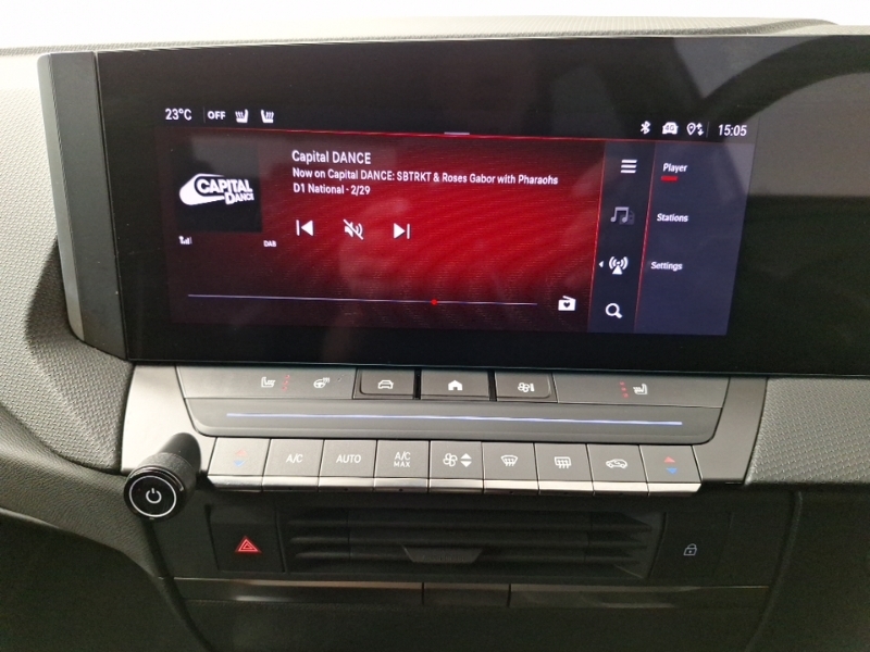 Vauxhall Astra Design White #15