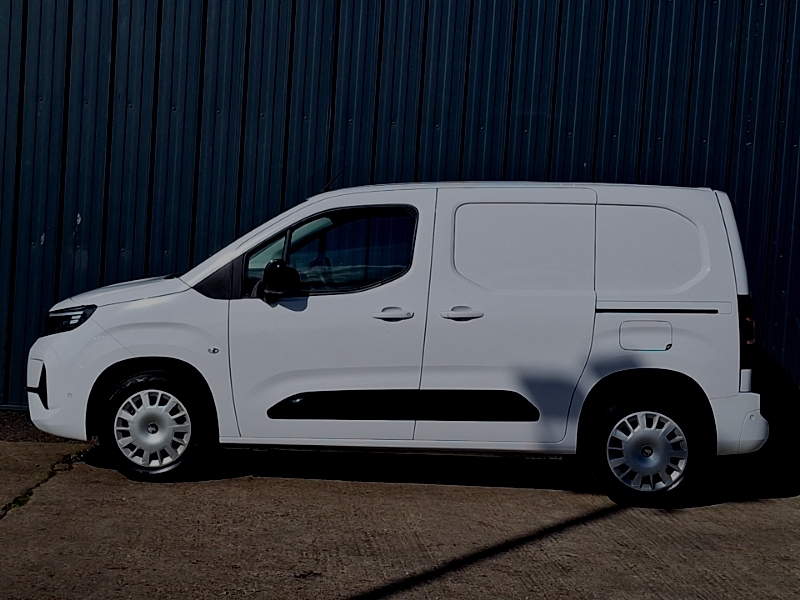 Vauxhall Combo 1.5 Turbo D 100Ps Pro H1 Van White #4