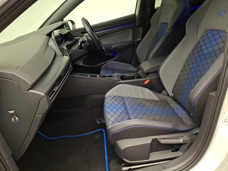 Volkswagen Golf Active Black #5