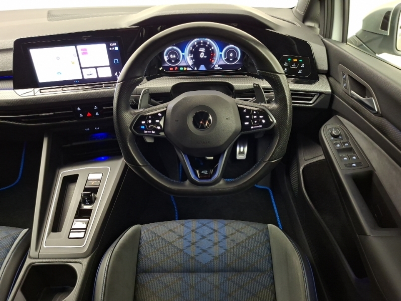 Volkswagen Golf Active Black #8