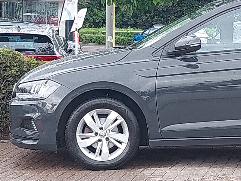 Volkswagen Polo Se Hatchback White #19
