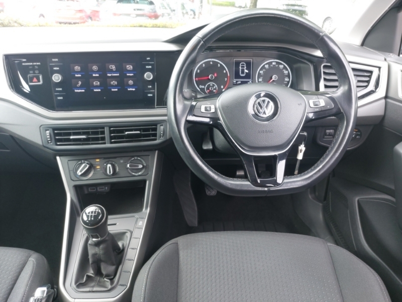 Volkswagen Polo Se Hatchback White #8
