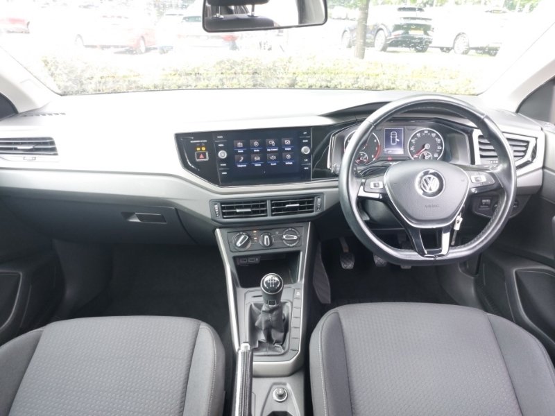 Volkswagen Polo Se Hatchback White #3