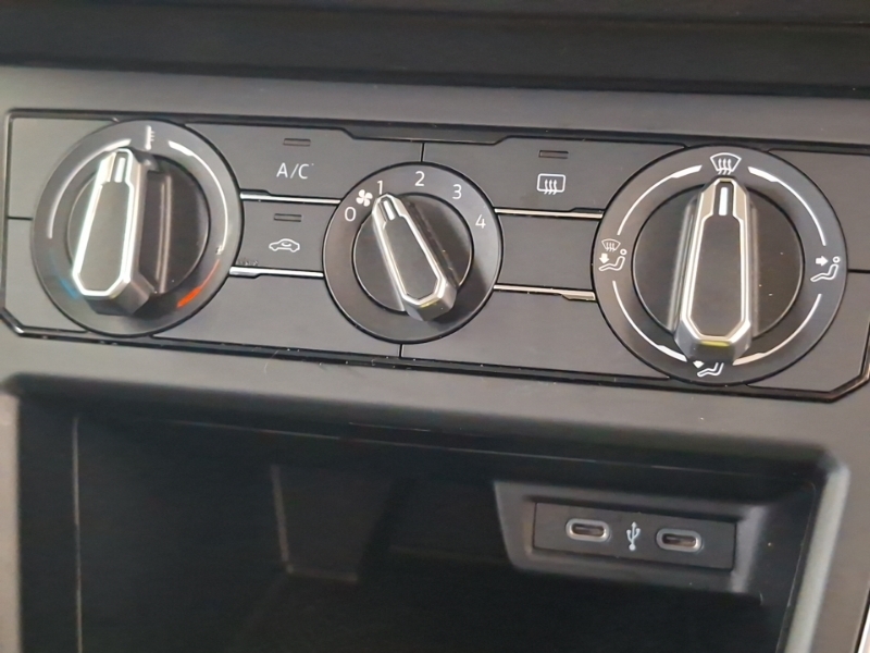 Volkswagen Polo Hatchback #15