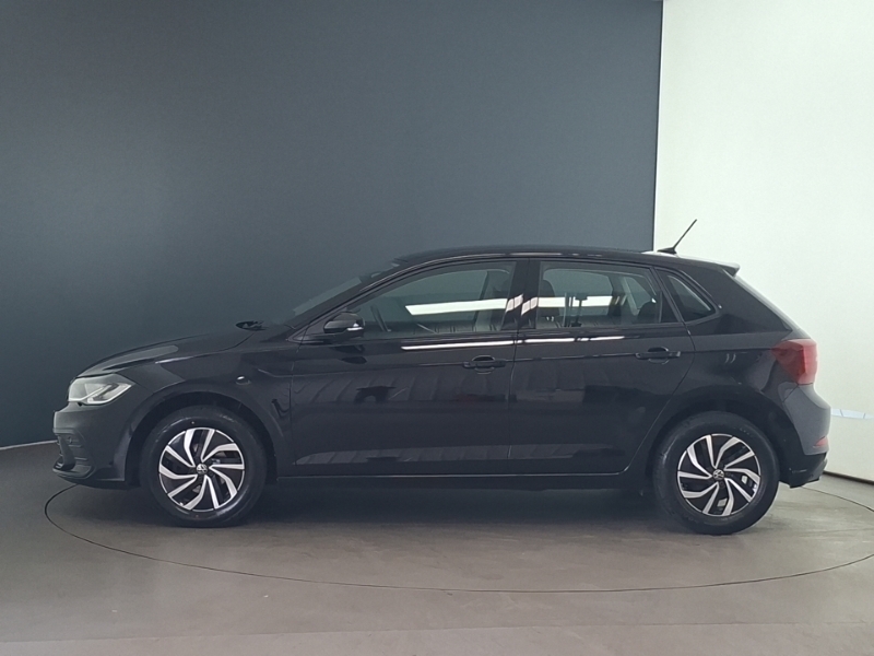 Volkswagen Polo 1.0 Tsi Life Black #4