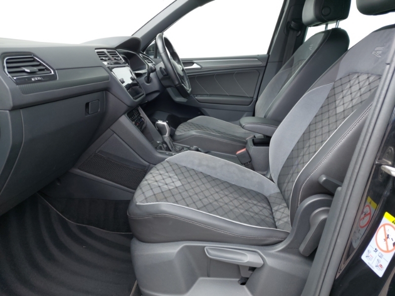 Volkswagen Tiguan 2.0 Tdi 4Motion R-line Dsg Black #5