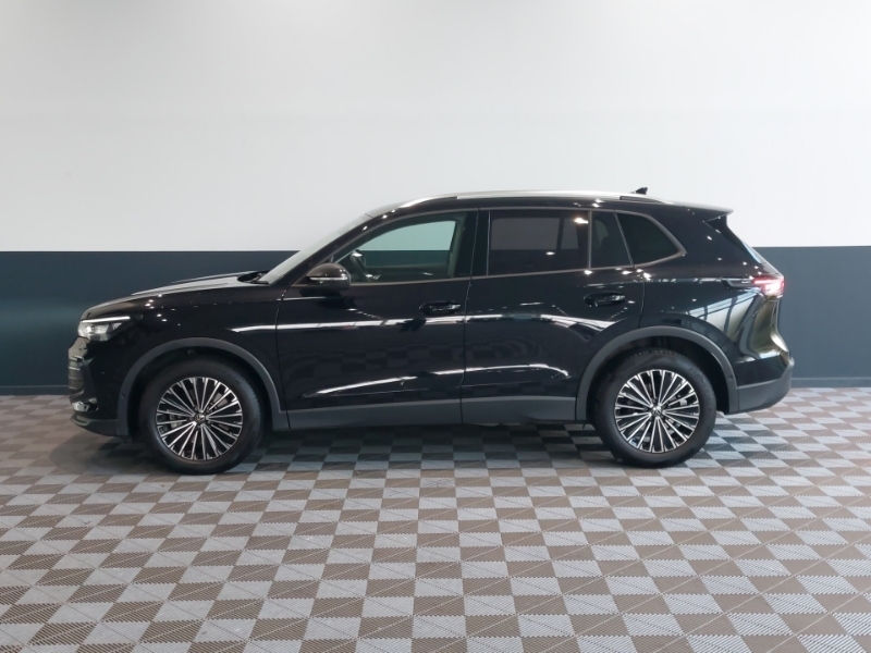 Volkswagen Tiguan 2.0 Tdi Match Dsg Black #4