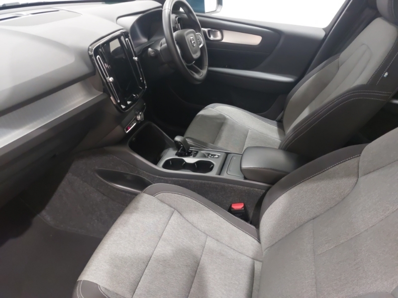 Volvo XC40 2.0 B3p Core Blue #5