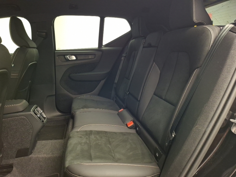Volvo XC40 2.0 B4p Plus Dark RO75XFM Black #6