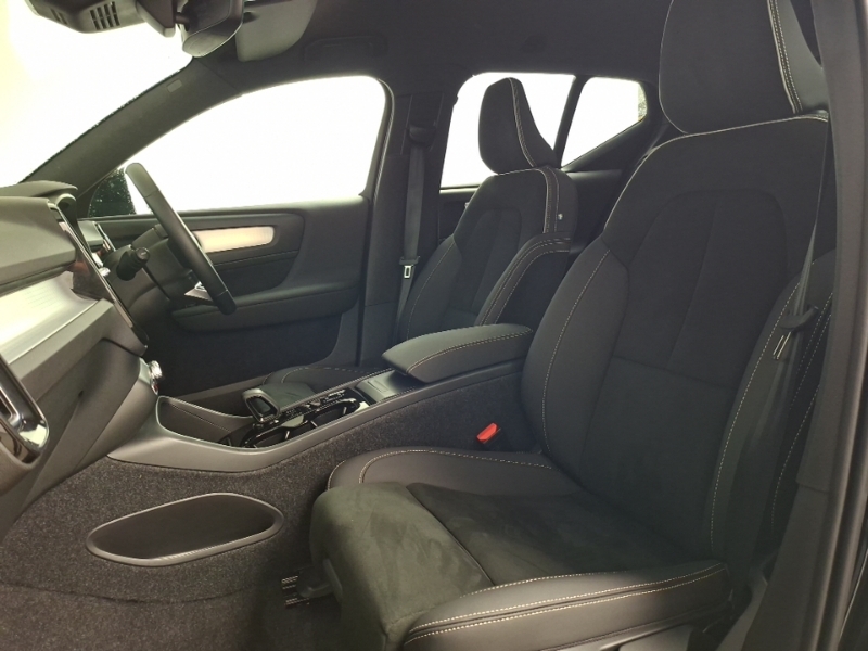 Volvo XC40 2.0 B4p Plus Dark RO75XFM Black #5
