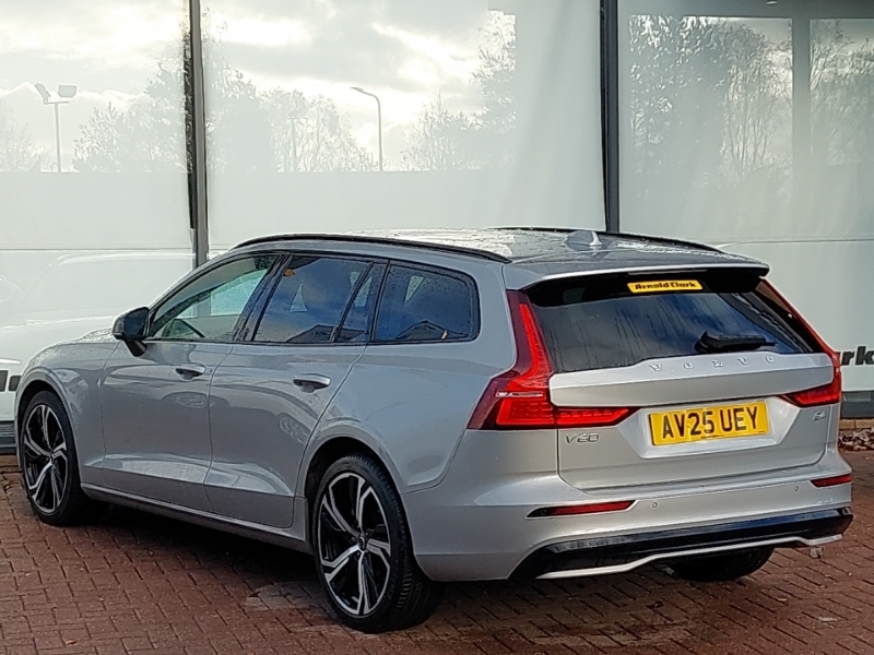 Volvo V60 2.0 B4p Plus Dark 7 Speed Silver #2