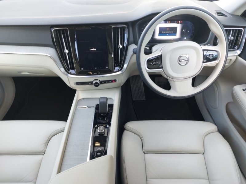 Volvo V60 2.0 B4p Plus Dark 7 Speed Silver #3