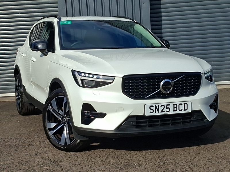 Volvo XC40 2.0 B3p Ultra Dark White