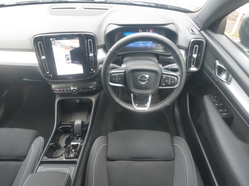 Volvo XC40 Plus Black #8