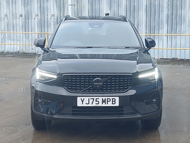 Volvo XC40 Plus Black #14
