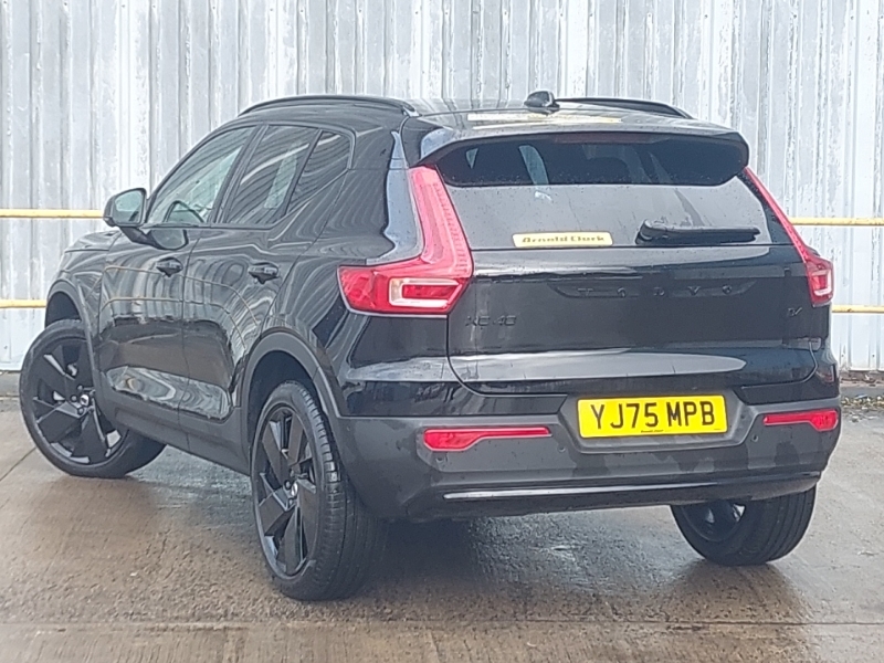 Volvo XC40 2.0 B4p Plus Pro Black Edition Black #2