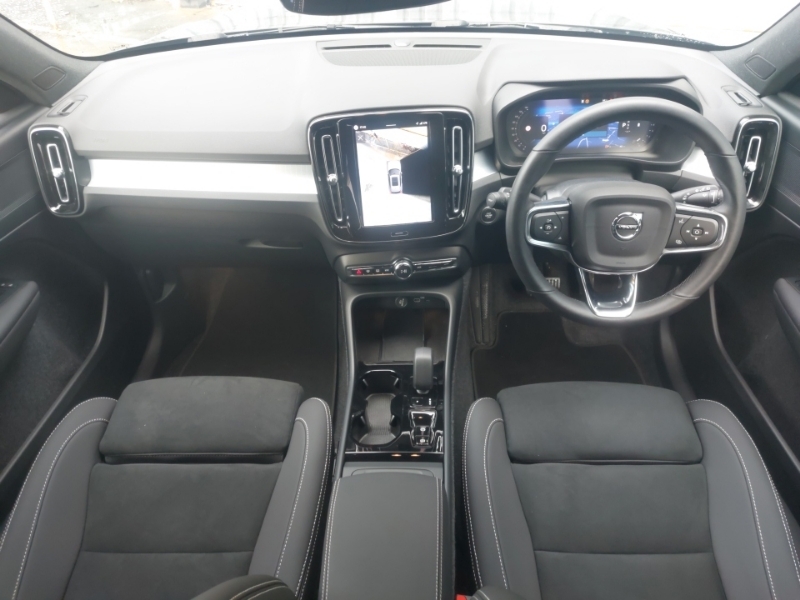 Volvo XC40 2.0 B4p Plus Pro Black Edition Black #3