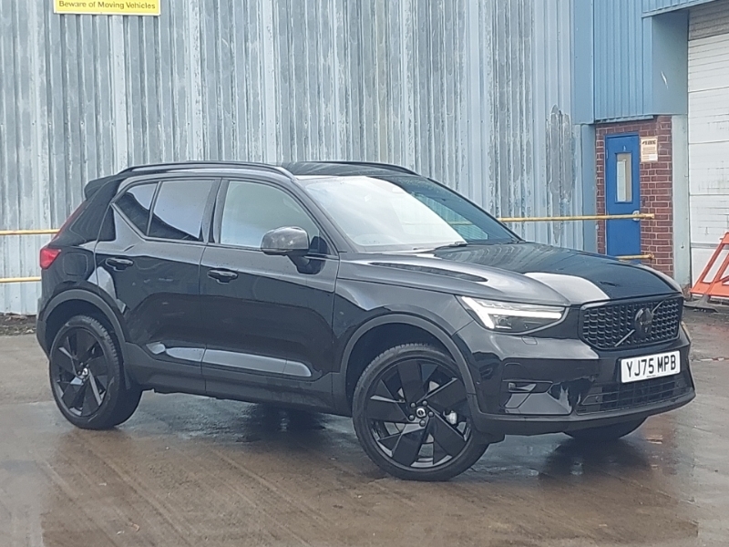 Volvo XC40 Plus Black #7