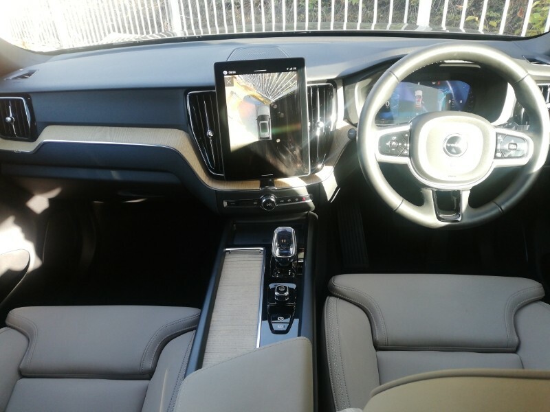 Volvo XC60 2.0 B5p Plus Dark Awd Geartronic Green #3