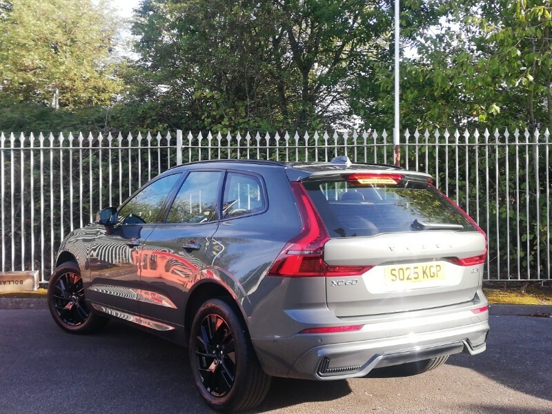 Volvo XC60 2.0 B5p Plus Dark Awd Geartronic Green #2