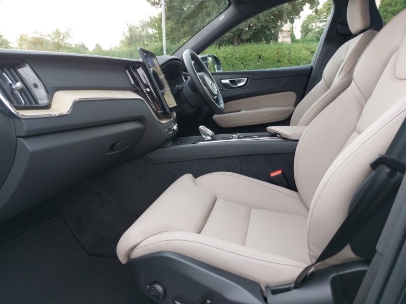 Volvo XC60 2.0 B5p Plus Dark Awd Geartronic Blue #5