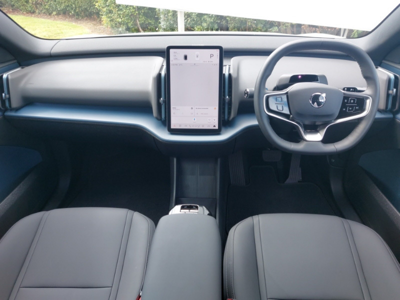 Volvo EX30 200Kw Sm Extended Range Plus 69Kwh White #3