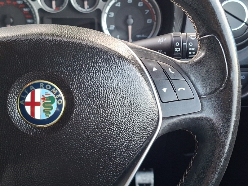 Alfa Romeo MiTo Hatchback White #13