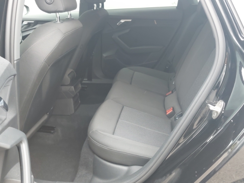 Audi A3 30 Tfsi Technik LL72HFW Black #6