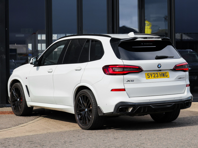 BMW X5 Xdrive30d Mht M Sport White #2