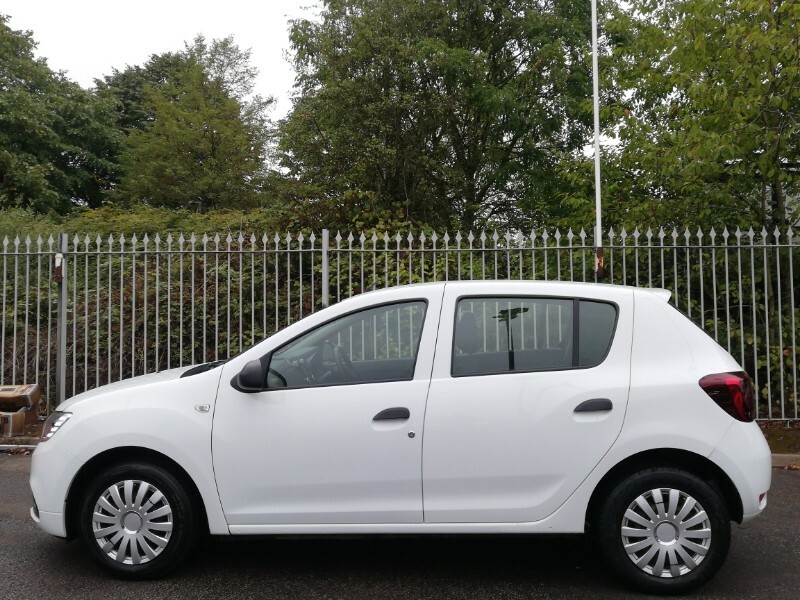 Dacia Sandero 1.0 Sce Essential White #4